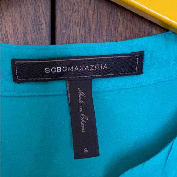 Mid-thigh high silk/satin material BCBG - Picture 1 of 7